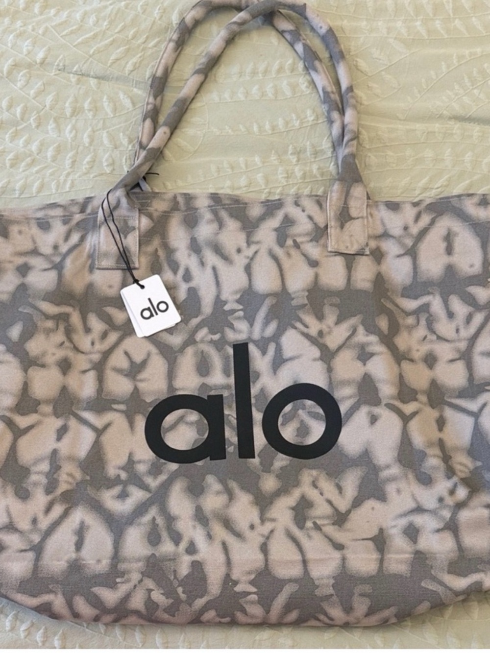 ALO Yoga Women's Gray Tie-Dye Tote Bag